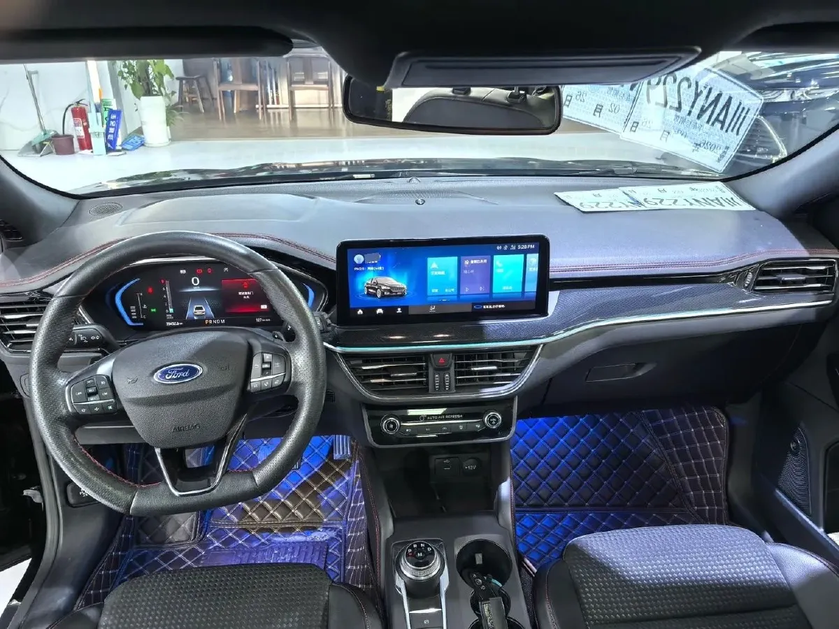 2021 Ford Focus 1.5T 174HP L3 8AT,autocango,china used car exporter,china ev exporter,chinese used car exporter,chinese used ev exporter