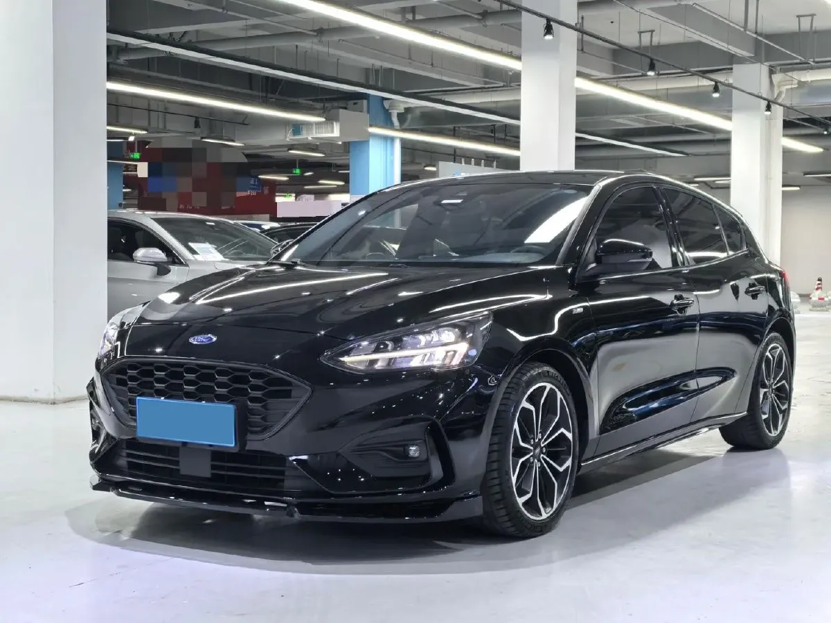 2021 Ford Focus 1.5T 174HP L3 8AT,autocango,china used car exporter,china ev exporter,chinese used car exporter,chinese used ev exporter