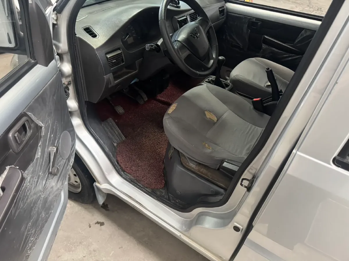 2016 WuLing ZhiGuang Mini Truck 1.2L 82HP L4 5MT,autocango,china used car exporter,china ev exporter,chinese used car exporter,chinese used ev exporter