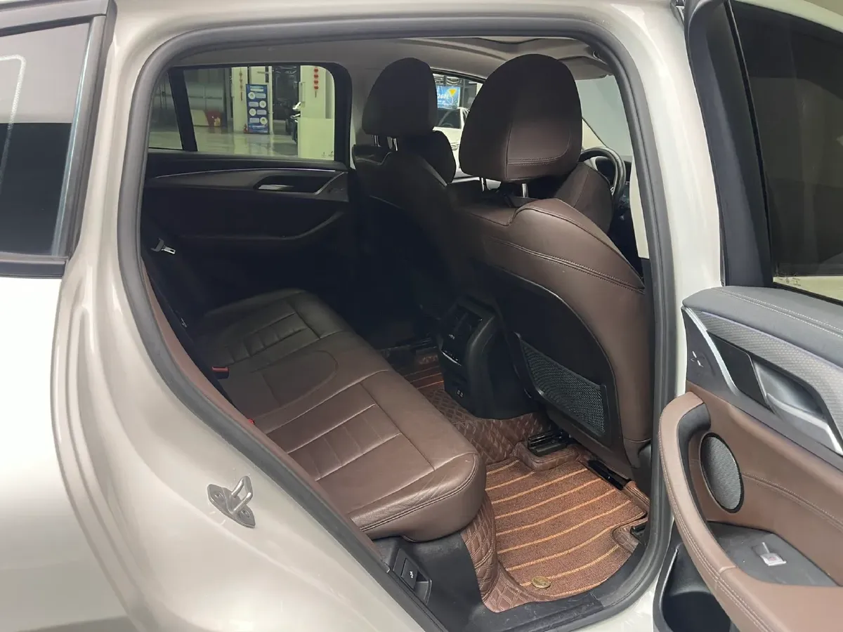 2021 BMW X4 2.0T 184HP L4 8AT,autocango,china used car exporter,china ev exporter,chinese used car exporter,chinese used ev exporter