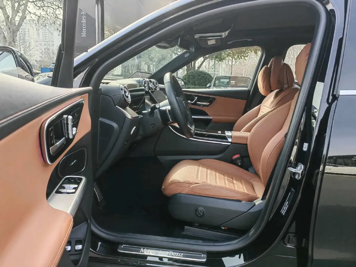 2025 Mercedes-Benz GLC Class 2.0T 204HP L4 9AT PHEV 30.9KWH,autocango,china used car exporter,china ev exporter,chinese used car exporter,chinese used ev exporter