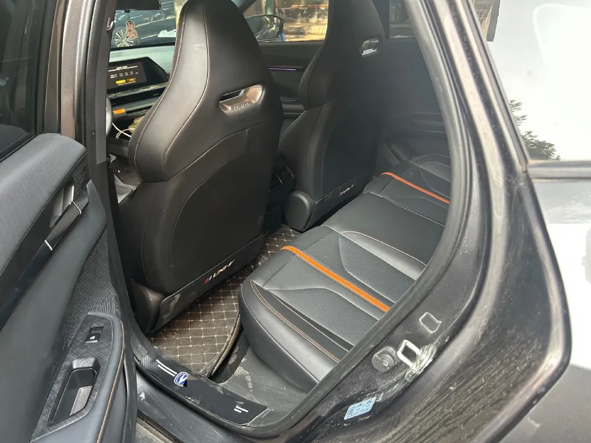 2024 ChangAn UNI-V 1.5T 188HP L4 7DCT,autocango,china used car exporter,china ev exporter,chinese used car exporter,chinese used ev exporter