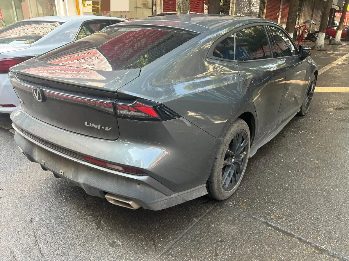 2024 ChangAn UNI-V 1.5T 188HP L4 7DCT,autocango,china used car exporter,china ev exporter,chinese used car exporter,chinese used ev exporter