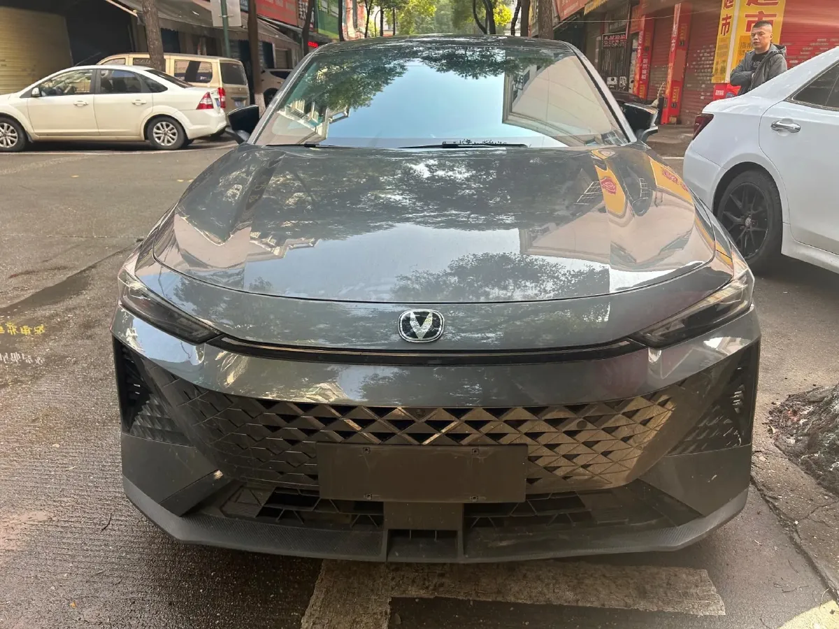 2024 ChangAn UNI-V 1.5T 188HP L4 7DCT,autocango,china used car exporter,china ev exporter,chinese used car exporter,chinese used ev exporter