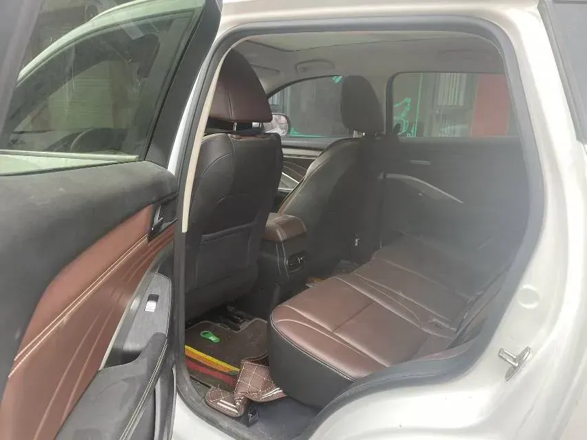 2021 WEY VV6 2.0T 227HP L4 7DCT,autocango,china used car exporter,china ev exporter,chinese used car exporter,chinese used ev exporter