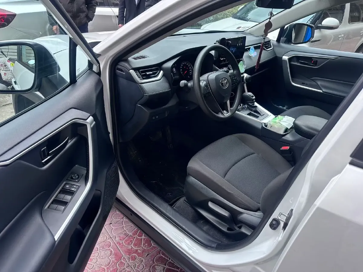 2023 Toyota RAV4 2.0L 171HP L4 CVT,autocango,china used car exporter,china ev exporter,chinese used car exporter,chinese used ev exporter
