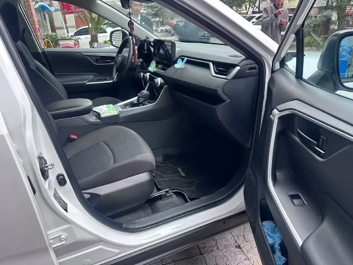 2023 Toyota RAV4 2.0L 171HP L4 CVT,autocango,china used car exporter,china ev exporter,chinese used car exporter,chinese used ev exporter