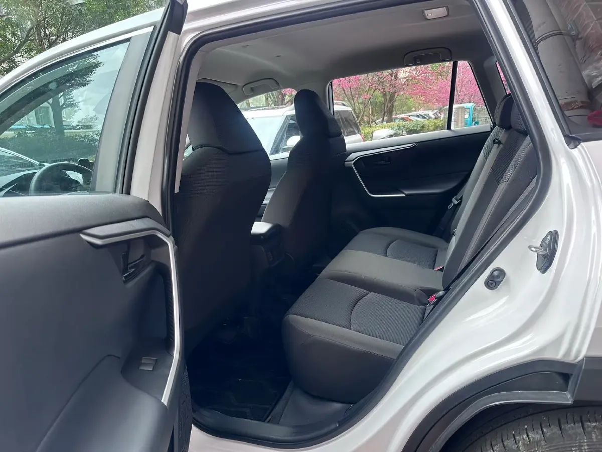 2023 Toyota RAV4 2.0L 171HP L4 CVT,autocango,china used car exporter,china ev exporter,chinese used car exporter,chinese used ev exporter