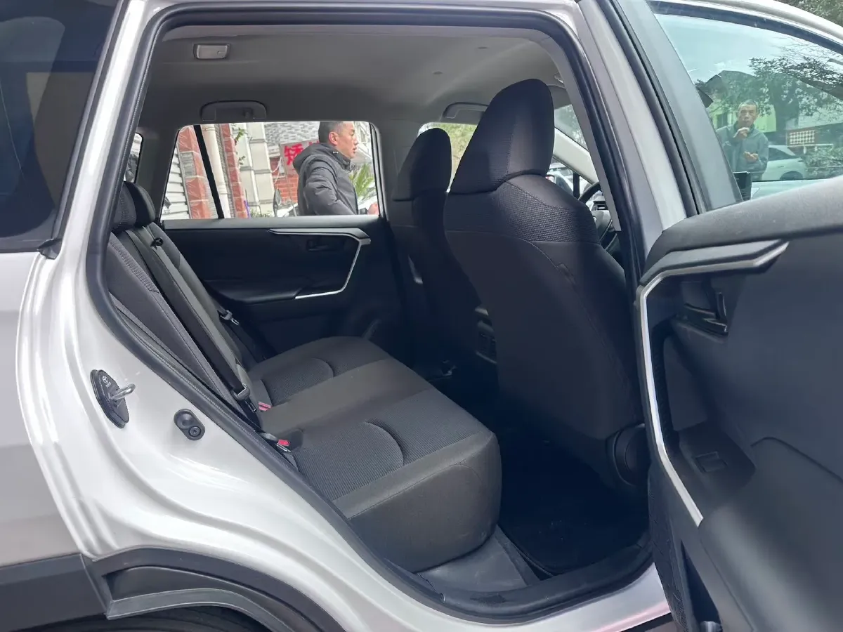 2023 Toyota RAV4 2.0L 171HP L4 CVT,autocango,china used car exporter,china ev exporter,chinese used car exporter,chinese used ev exporter