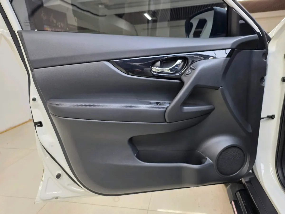 2022 Nissan X-Trail 2.0L 151HP L4 CVT,autocango,china used car exporter,china ev exporter,chinese used car exporter,chinese used ev exporter