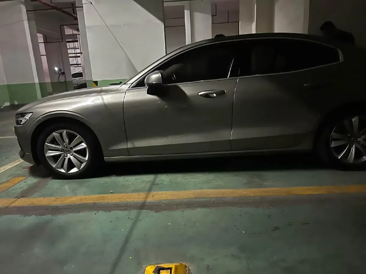 2020 Volvo S60 2.0T 163HP L4 8AT,autocango,china used car exporter,china ev exporter,chinese used car exporter,chinese used ev exporter