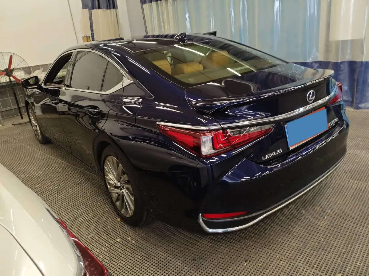 2020 Lexus ES 2.5L 178HP L4 E-CVT Hybrid,autocango,china used car exporter,china ev exporter,chinese used car exporter,chinese used ev exporter