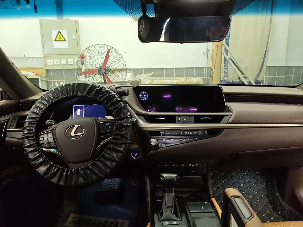 2020 Lexus ES 2.5L 178HP L4 E-CVT Hybrid,autocango,china used car exporter,china ev exporter,chinese used car exporter,chinese used ev exporter