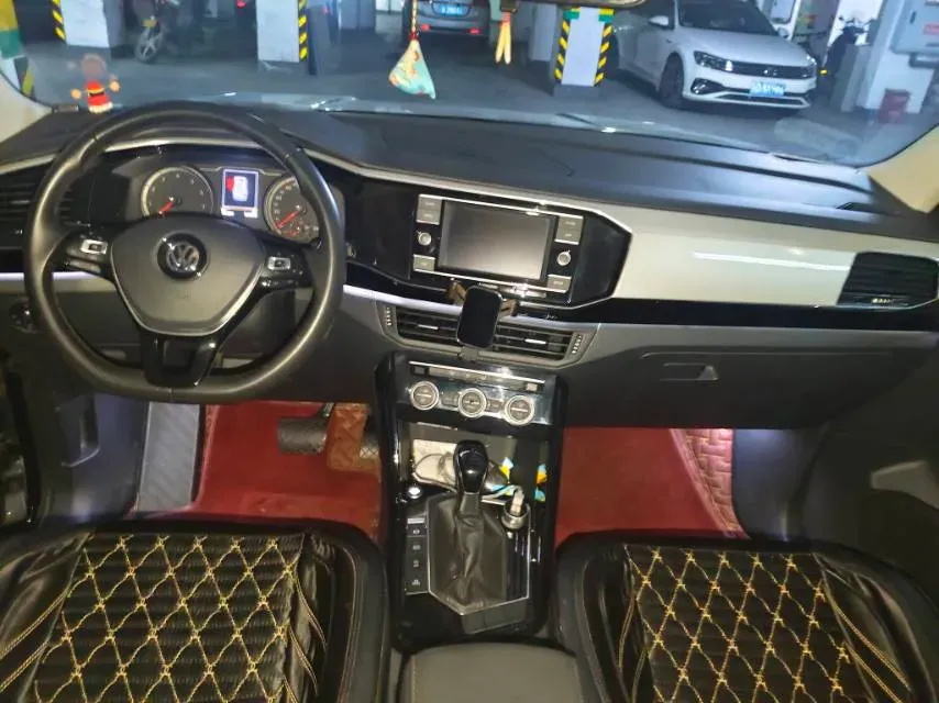 2019 Jeep Cherokee 2.0T 234HP L4 9AT,autocango,china used car exporter,china ev exporter,chinese used car exporter,chinese used ev exporter