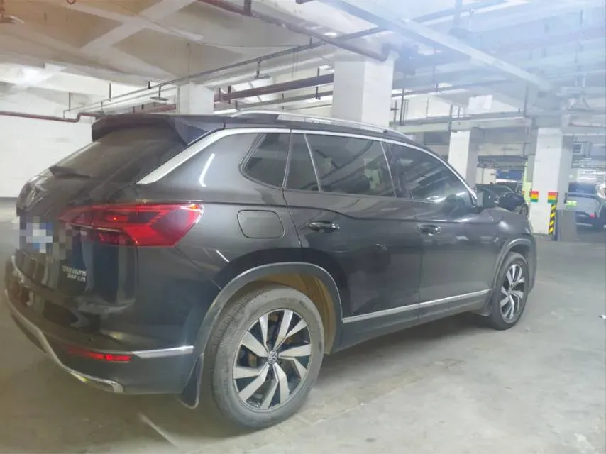 2019 Jeep Cherokee 2.0T 234HP L4 9AT,autocango,china used car exporter,china ev exporter,chinese used car exporter,chinese used ev exporter