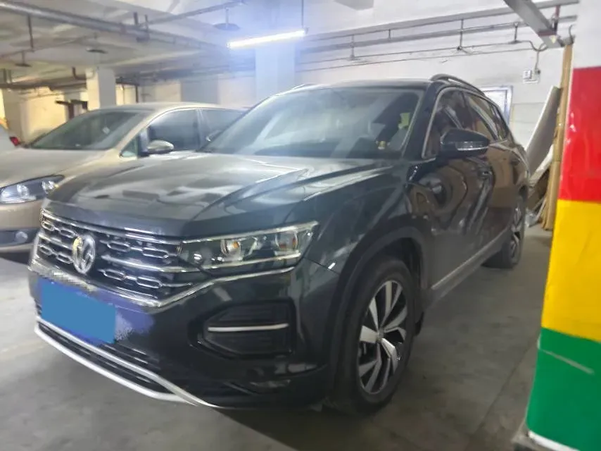 2019 Jeep Cherokee 2.0T 234HP L4 9AT,autocango,china used car exporter,china ev exporter,chinese used car exporter,chinese used ev exporter