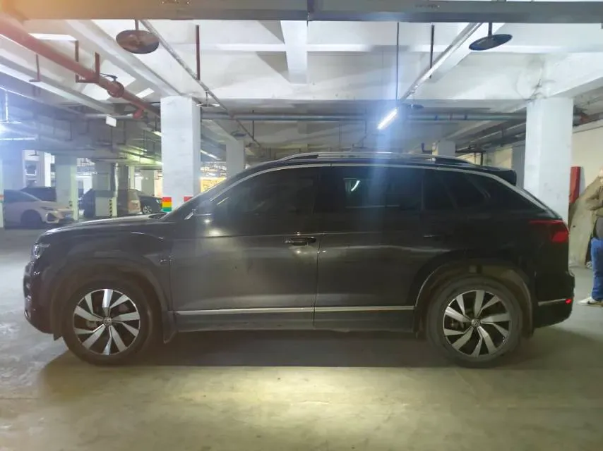2019 Jeep Cherokee 2.0T 234HP L4 9AT,autocango,china used car exporter,china ev exporter,chinese used car exporter,chinese used ev exporter