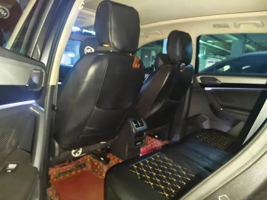 2019 Jeep Cherokee 2.0T 234HP L4 9AT,autocango,china used car exporter,china ev exporter,chinese used car exporter,chinese used ev exporter