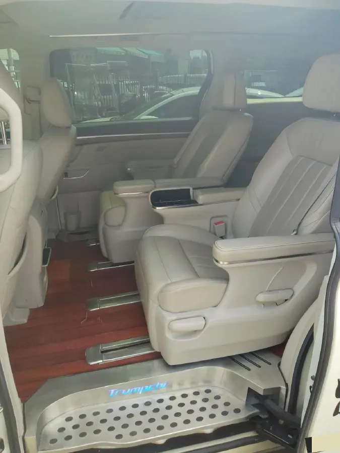 2018 GAC Trumpchi M8 2.0T 201HP L4 6AT,autocango,china used car exporter,china ev exporter,chinese used car exporter,chinese used ev exporter