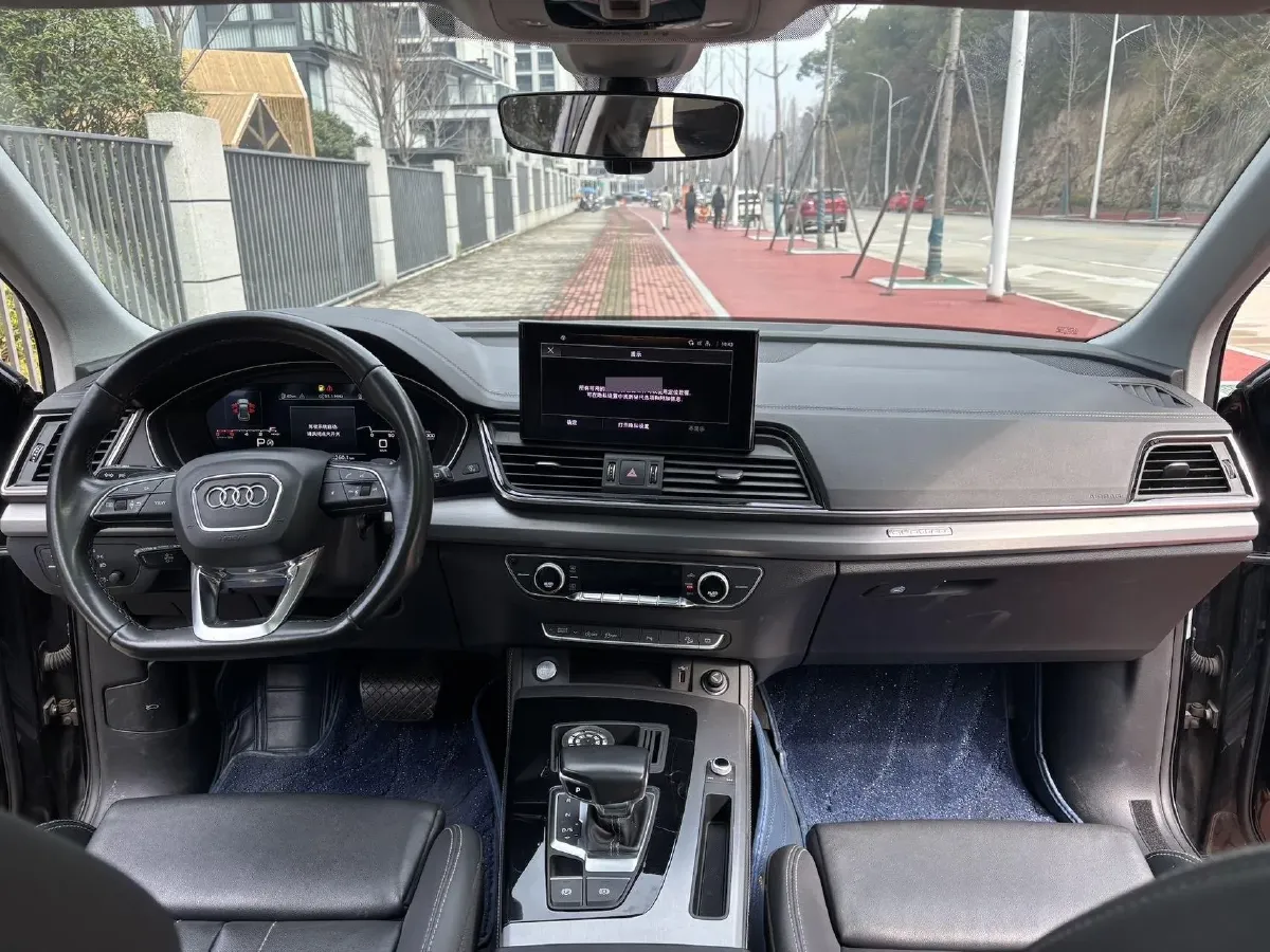 2021 Audi Q5L 2.0T 190HP L4 7DCT,autocango,china used car exporter,china ev exporter,chinese used car exporter,chinese used ev exporter