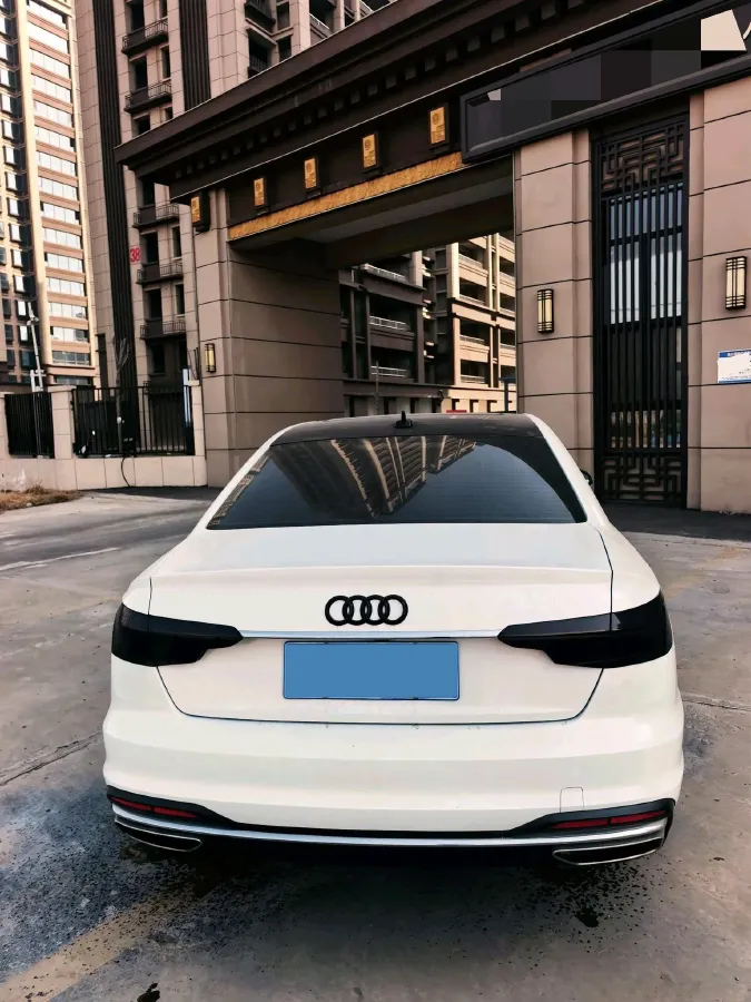 2022 Audi A4L 2.0T 190HP L4 7DCT,autocango,china used car exporter,china ev exporter,chinese used car exporter,chinese used ev exporter
