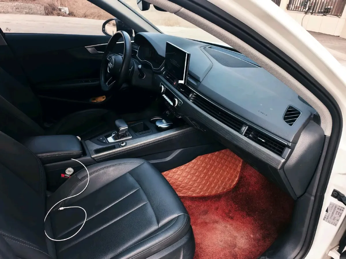 2022 Audi A4L 2.0T 190HP L4 7DCT,autocango,china used car exporter,china ev exporter,chinese used car exporter,chinese used ev exporter