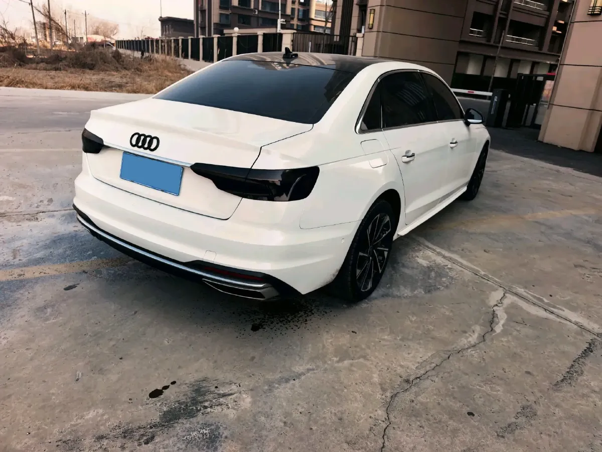 2022 Audi A4L 2.0T 190HP L4 7DCT,autocango,china used car exporter,china ev exporter,chinese used car exporter,chinese used ev exporter