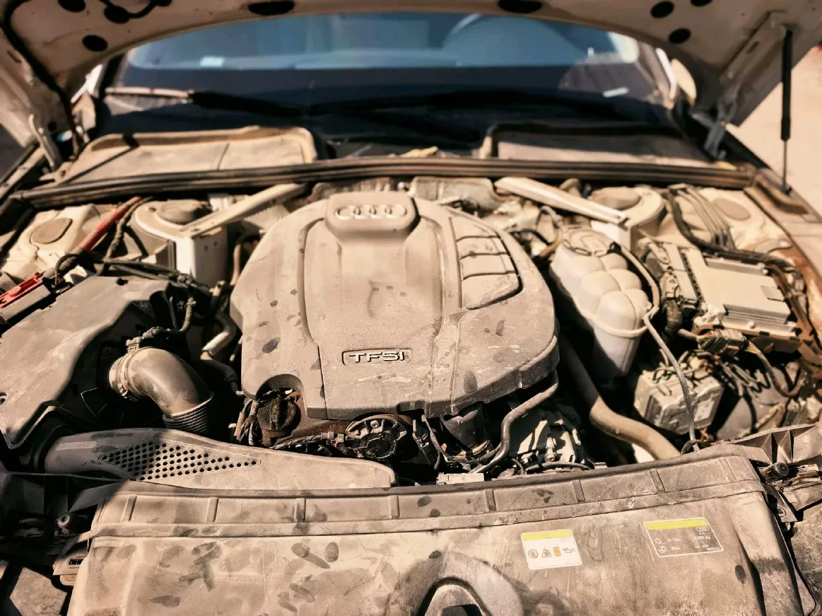 2022 Audi A4L 2.0T 190HP L4 7DCT,autocango,china used car exporter,china ev exporter,chinese used car exporter,chinese used ev exporter