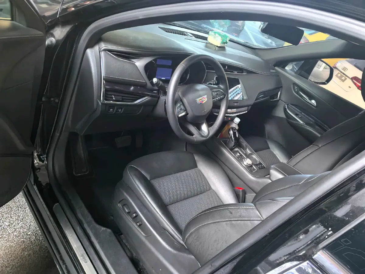 2022 Cadillac XT4 2.0T 237HP L4 9AT,autocango,china used car exporter,china ev exporter,chinese used car exporter,chinese used ev exporter