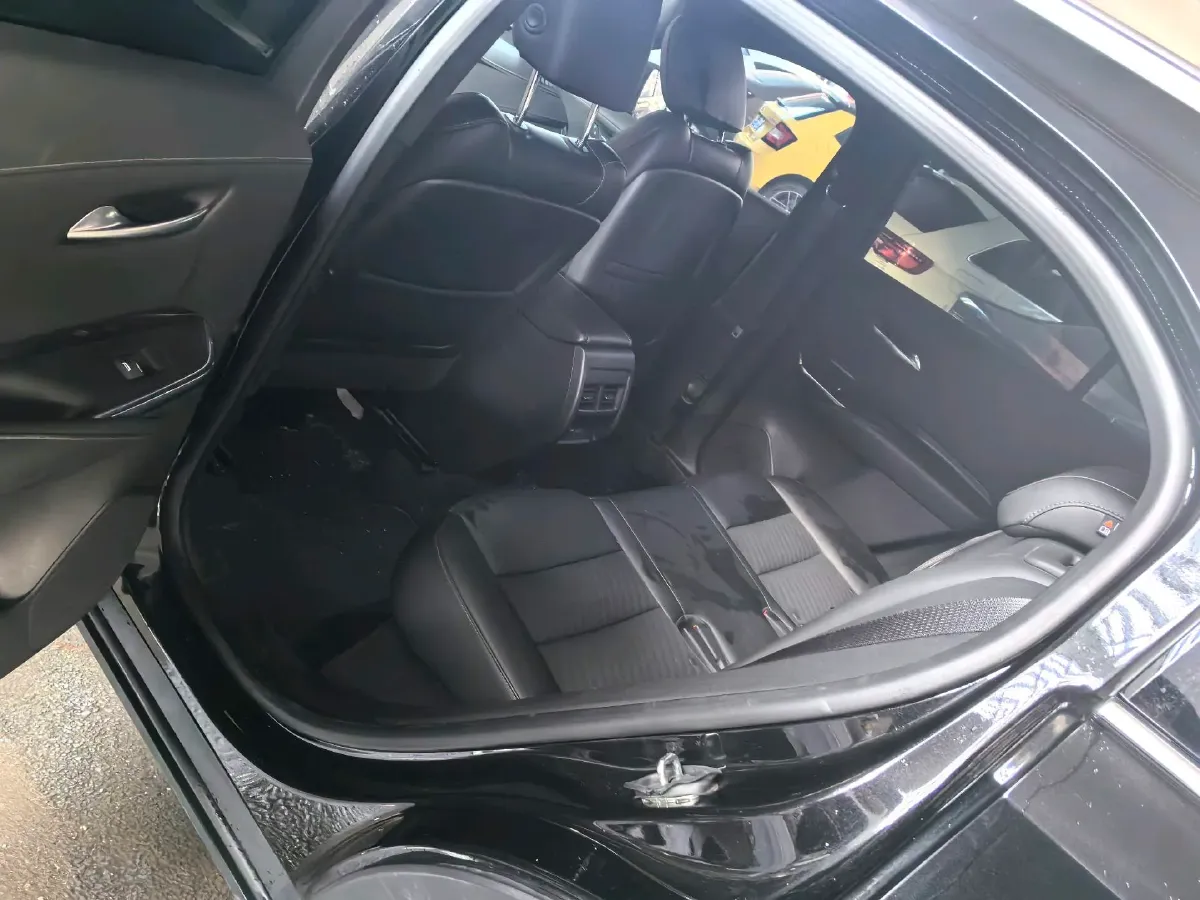 2022 Cadillac XT4 2.0T 237HP L4 9AT,autocango,china used car exporter,china ev exporter,chinese used car exporter,chinese used ev exporter