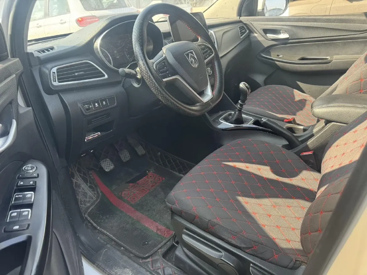 2019 BaoJun 730 1.5L 105HP L4 6MT,autocango,china used car exporter,china ev exporter,chinese used car exporter,chinese used ev exporter