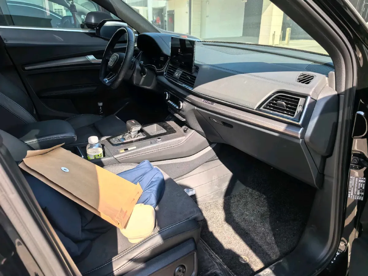 2023 Audi Q5L 2.0T 190HP L4 7DCT,autocango,china used car exporter,china ev exporter,chinese used car exporter,chinese used ev exporter