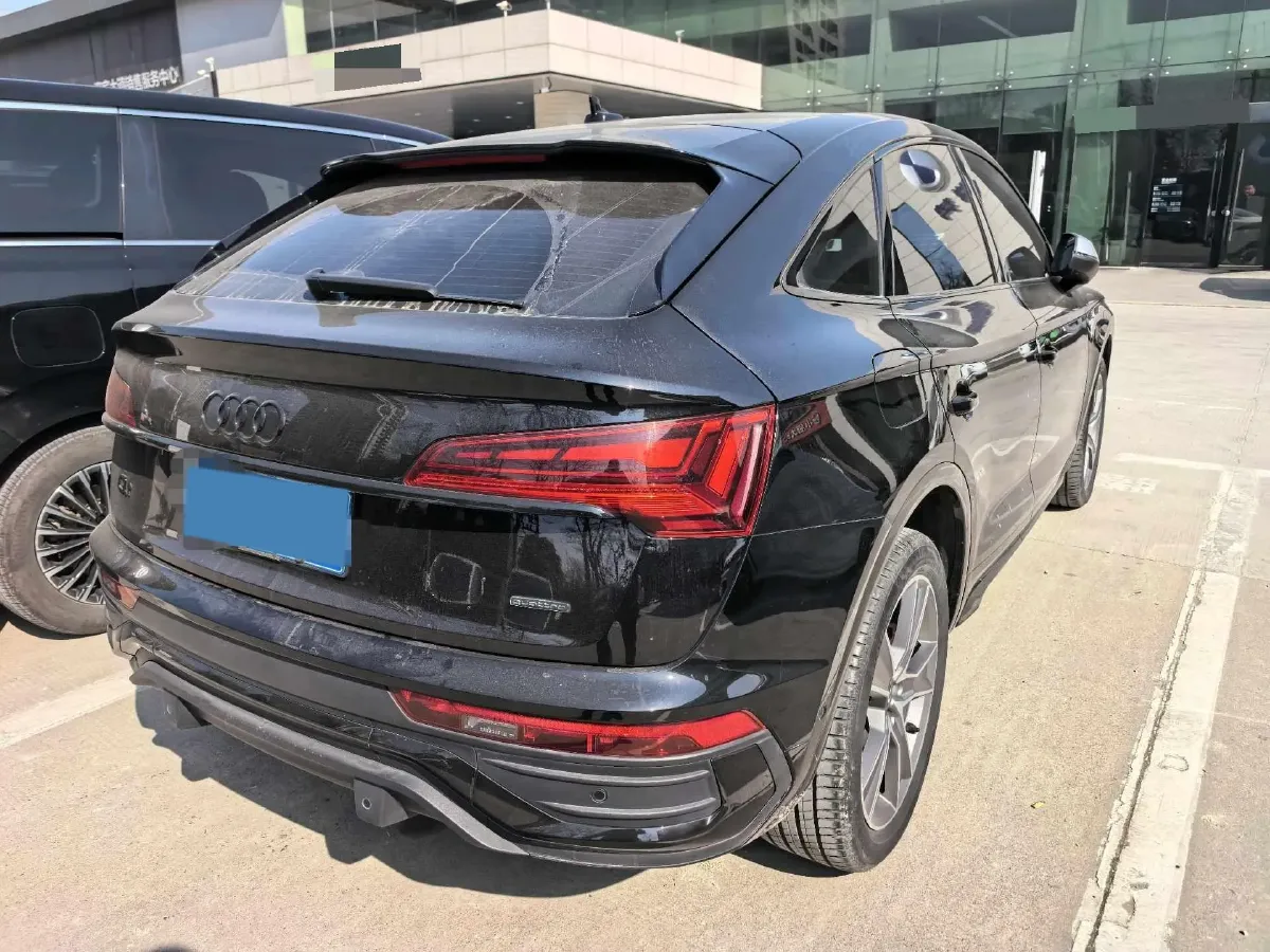 2023 Audi Q5L 2.0T 190HP L4 7DCT,autocango,china used car exporter,china ev exporter,chinese used car exporter,chinese used ev exporter
