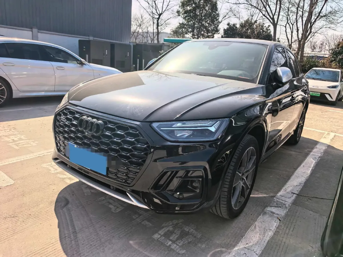 2023 Audi Q5L 2.0T 190HP L4 7DCT,autocango,china used car exporter,china ev exporter,chinese used car exporter,chinese used ev exporter