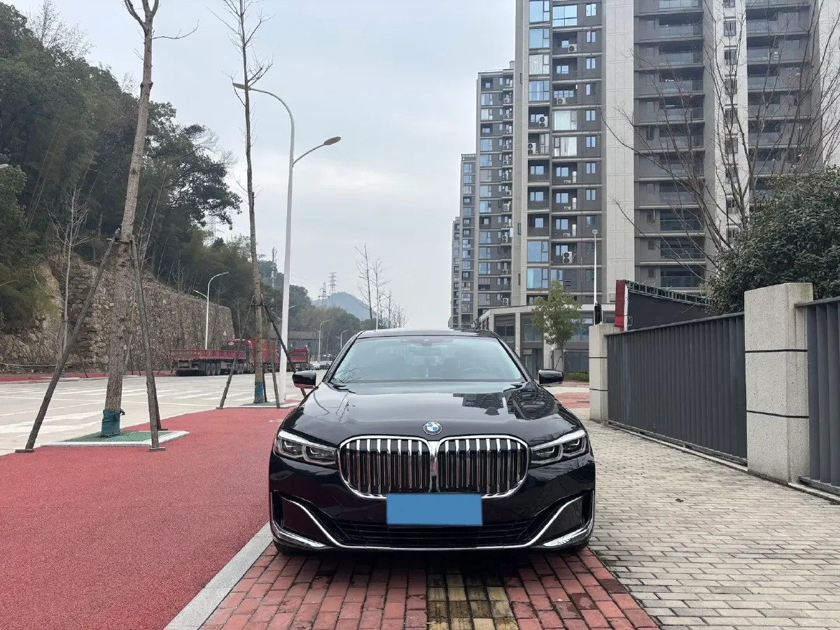 2021 BMW 7 Series 3.0T 340HP L6 8AT,autocango,china used car exporter,china ev exporter,chinese used car exporter,chinese used ev exporter