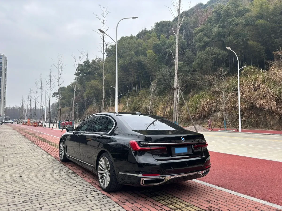 2021 BMW 7 Series 3.0T 340HP L6 8AT,autocango,china used car exporter,china ev exporter,chinese used car exporter,chinese used ev exporter