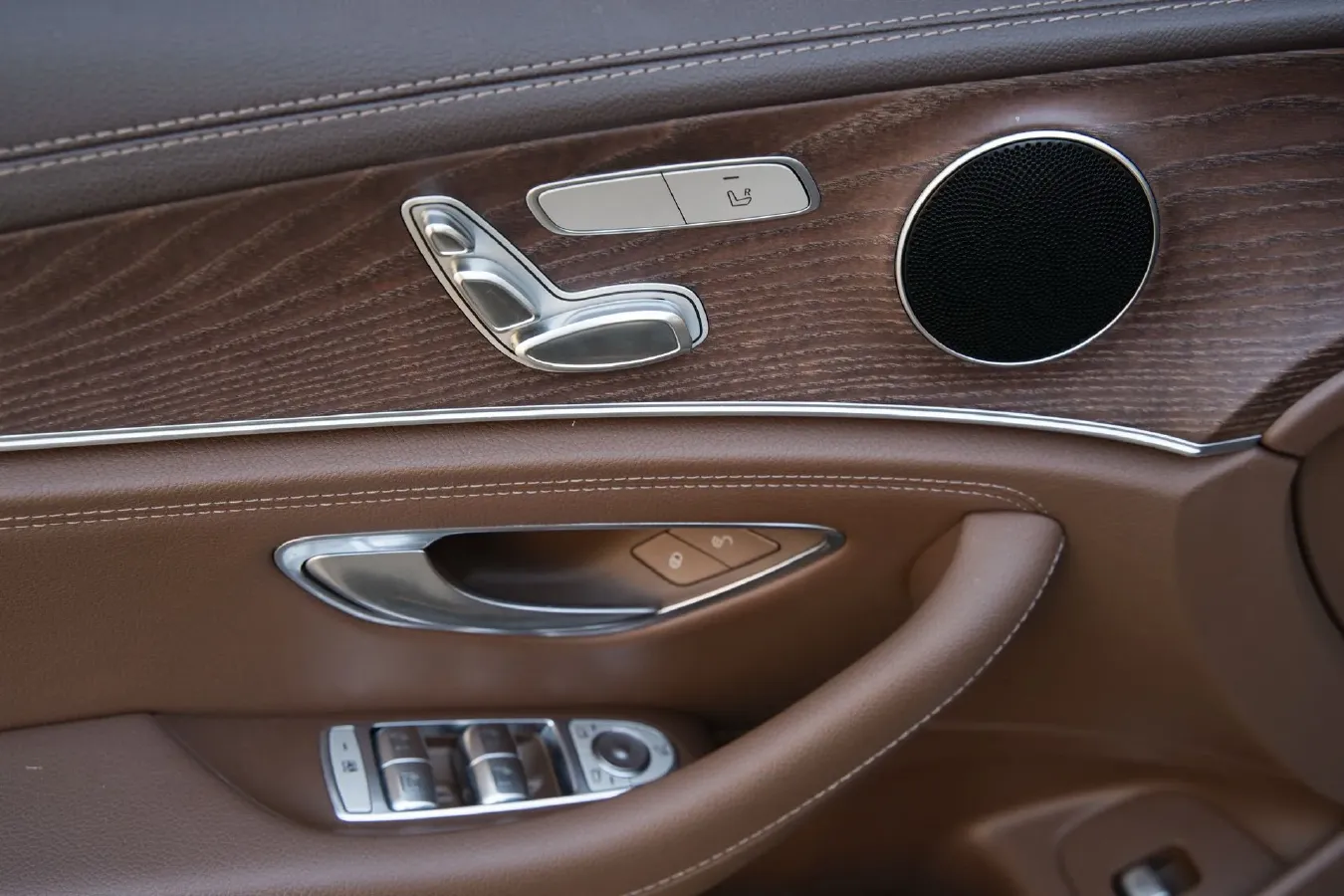 2021 Mercedes-Benz E Class 1.5T 184HP L4 9AT,autocango,china used car exporter,china ev exporter,chinese used car exporter,chinese used ev exporter