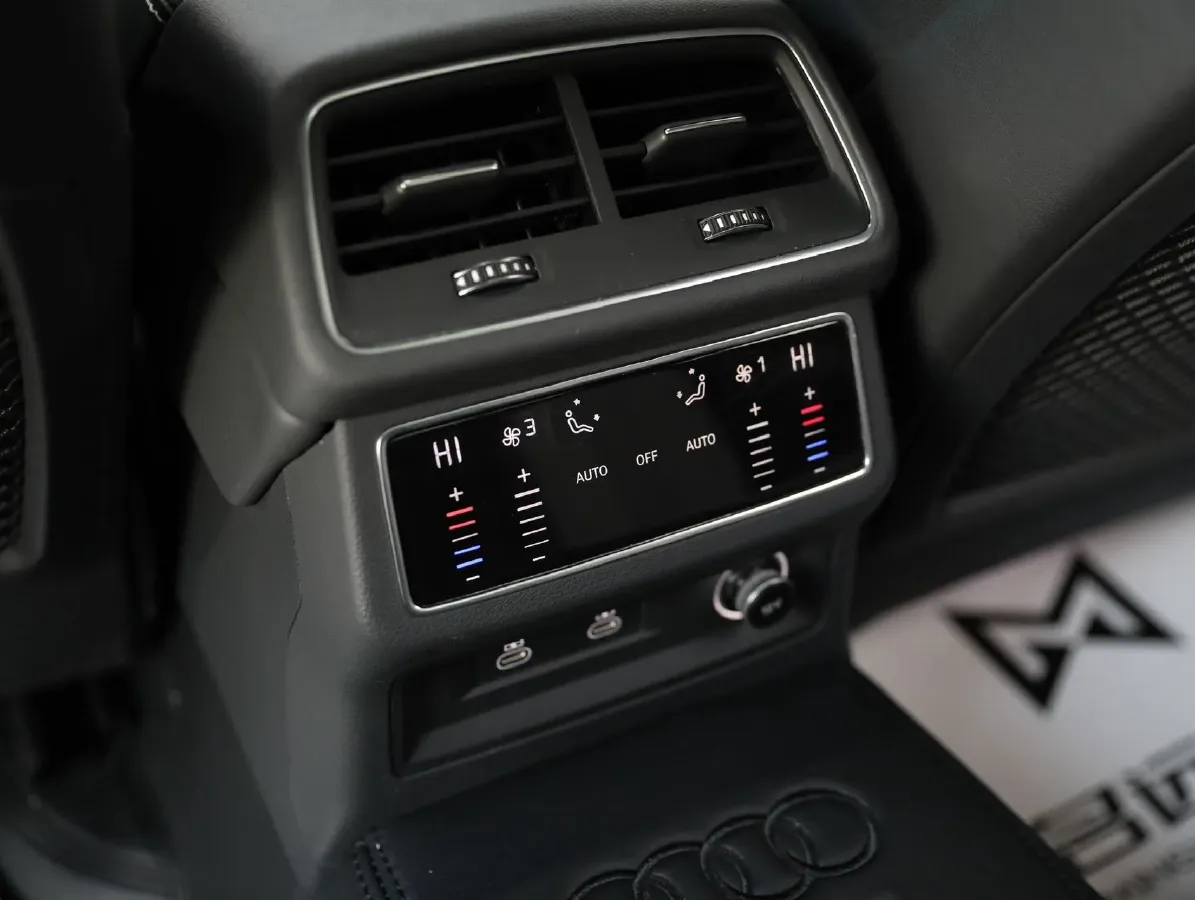 2023 Audi A6L 2.0T 245HP L4 7DCT,autocango,china used car exporter,china ev exporter,chinese used car exporter,chinese used ev exporter