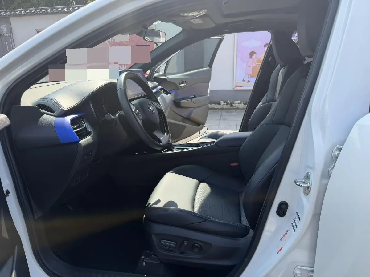 2021 Toyota C-HR 2.0L 171HP L4 CVT,autocango,china used car exporter,china ev exporter,chinese used car exporter,chinese used ev exporter