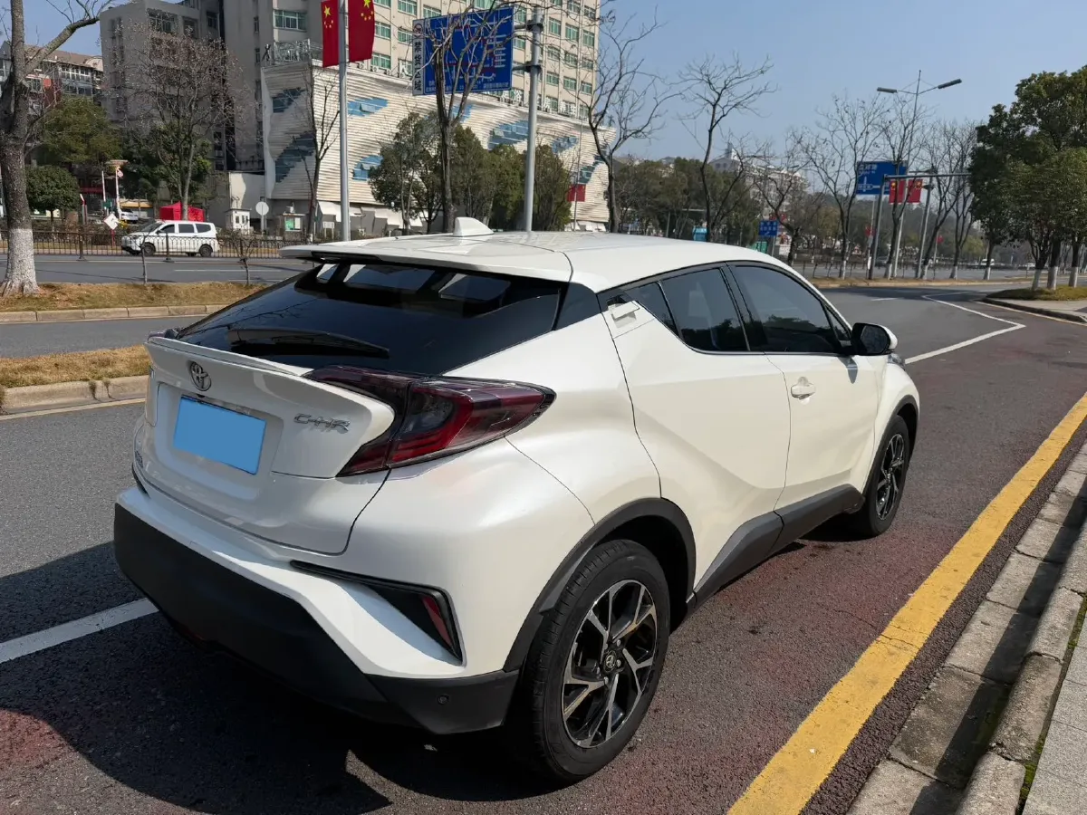 2021 Toyota C-HR 2.0L 171HP L4 CVT,autocango,china used car exporter,china ev exporter,chinese used car exporter,chinese used ev exporter
