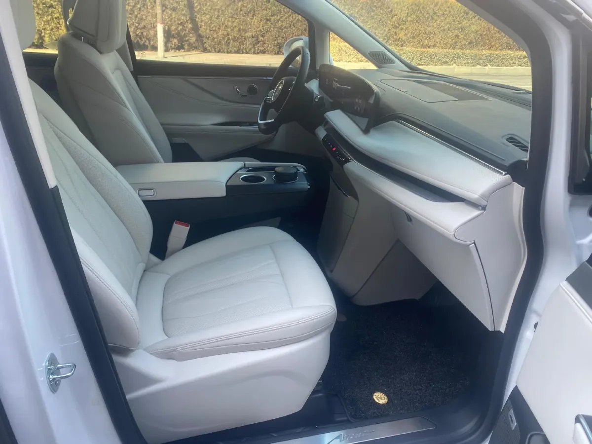 2024 Buick GL8 1.5T 180HP L4 2DHT PHEV 24.4KWH,autocango,china used car exporter,china ev exporter,chinese used car exporter,chinese used ev exporter