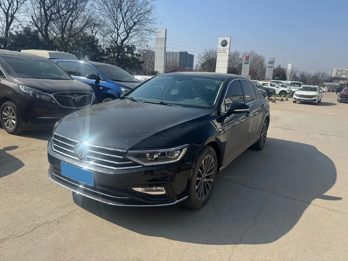 2020 Volkswagen Magotan 2.0T 186HP L4 7DCT,autocango,china used car exporter,china ev exporter,chinese used car exporter,chinese used ev exporter