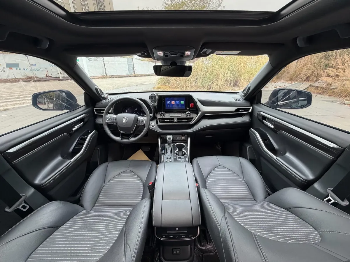 2022 Toyota Crown Kluger 2.0T 248HP L4 8AT,autocango,china used car exporter,china ev exporter,chinese used car exporter,chinese used ev exporter