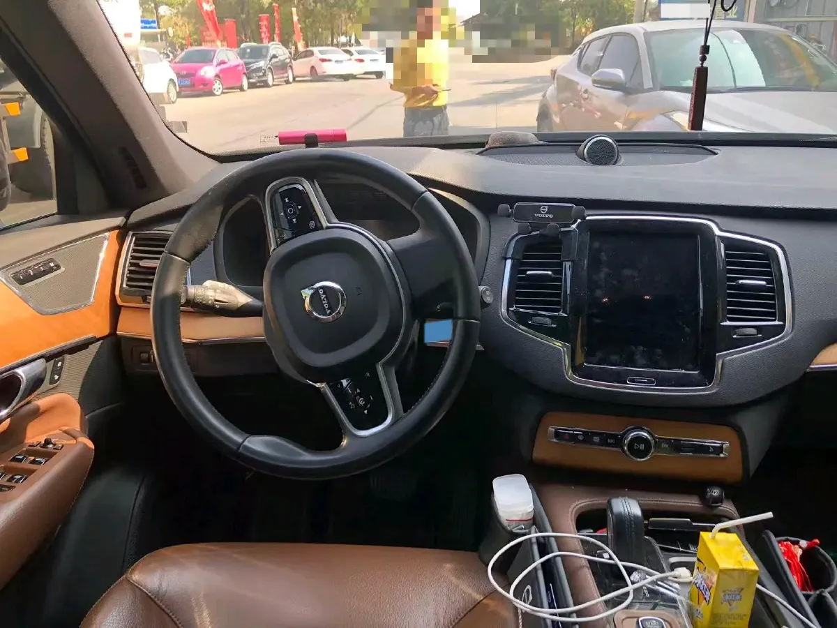 2021 Volvo XC90 2.0T 299HP L4 8AT,autocango,china used car exporter,china ev exporter,chinese used car exporter,chinese used ev exporter