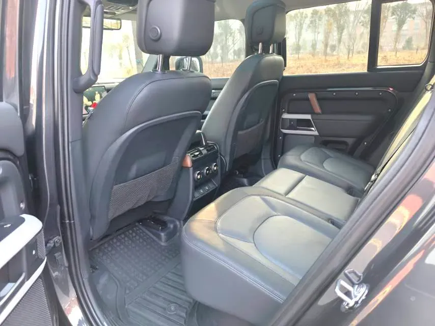 2023 Land Rover Defender 3.0T 400HP L6 8AT,autocango,china used car exporter,china ev exporter,chinese used car exporter,chinese used ev exporter