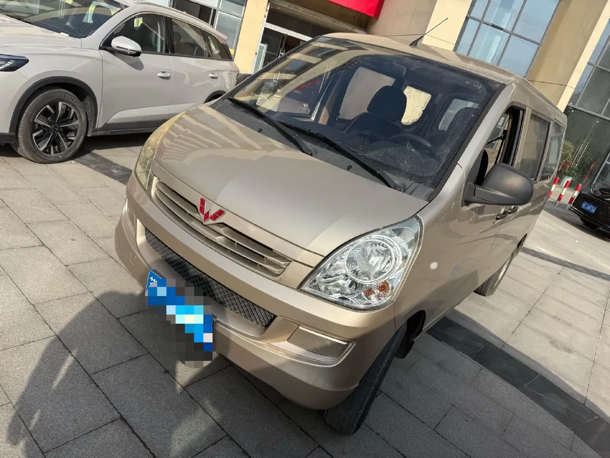 2020 WuLing RongGuang 1.2L 76HP L4 5MT,autocango,china used car exporter,china ev exporter,chinese used car exporter,chinese used ev exporter