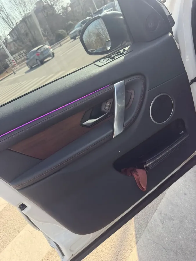 2020 Land Rover Discovery Sport 2.0T 249HP L4 9AT,autocango,china used car exporter,china ev exporter,chinese used car exporter,chinese used ev exporter