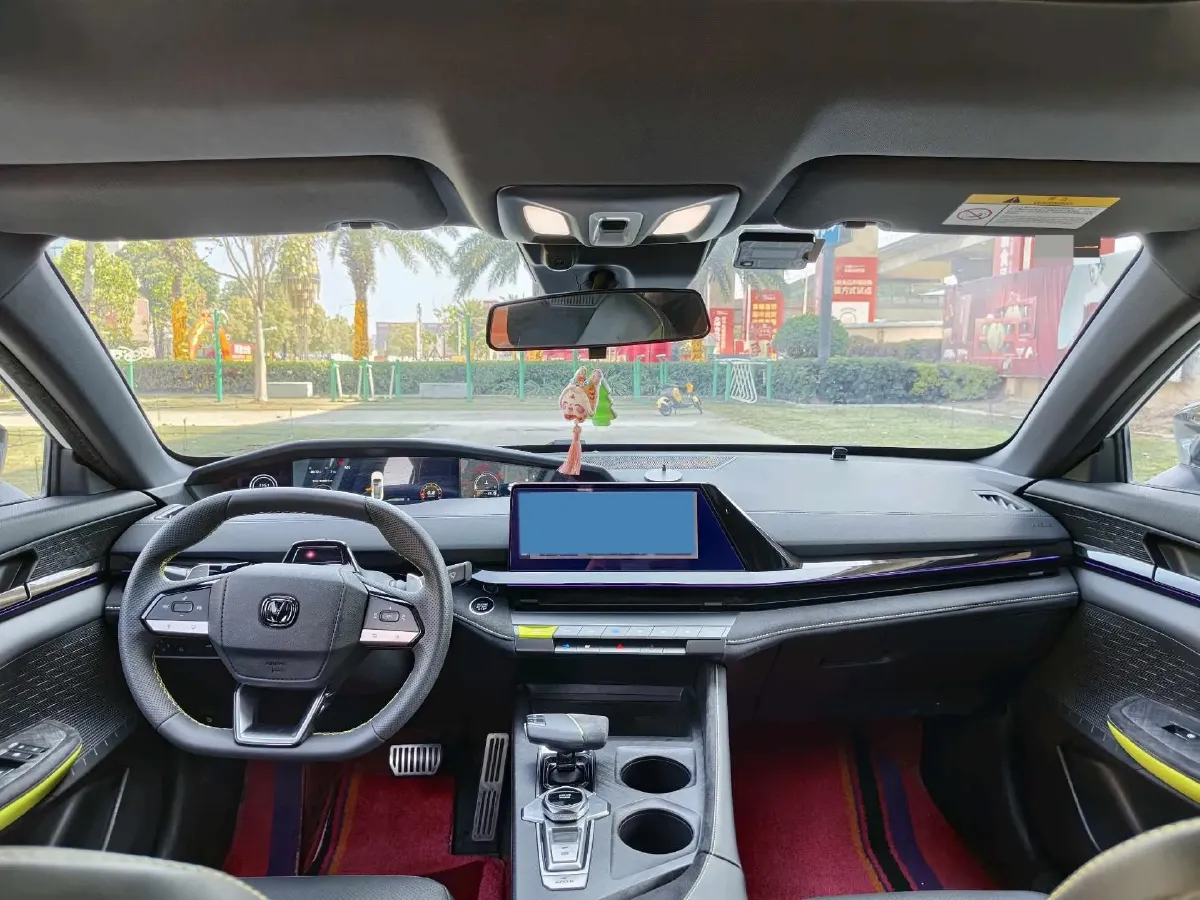 2022 ChangAn UNI-V 1.5T 188HP L4 7DCT,autocango,china used car exporter,china ev exporter,chinese used car exporter,chinese used ev exporter