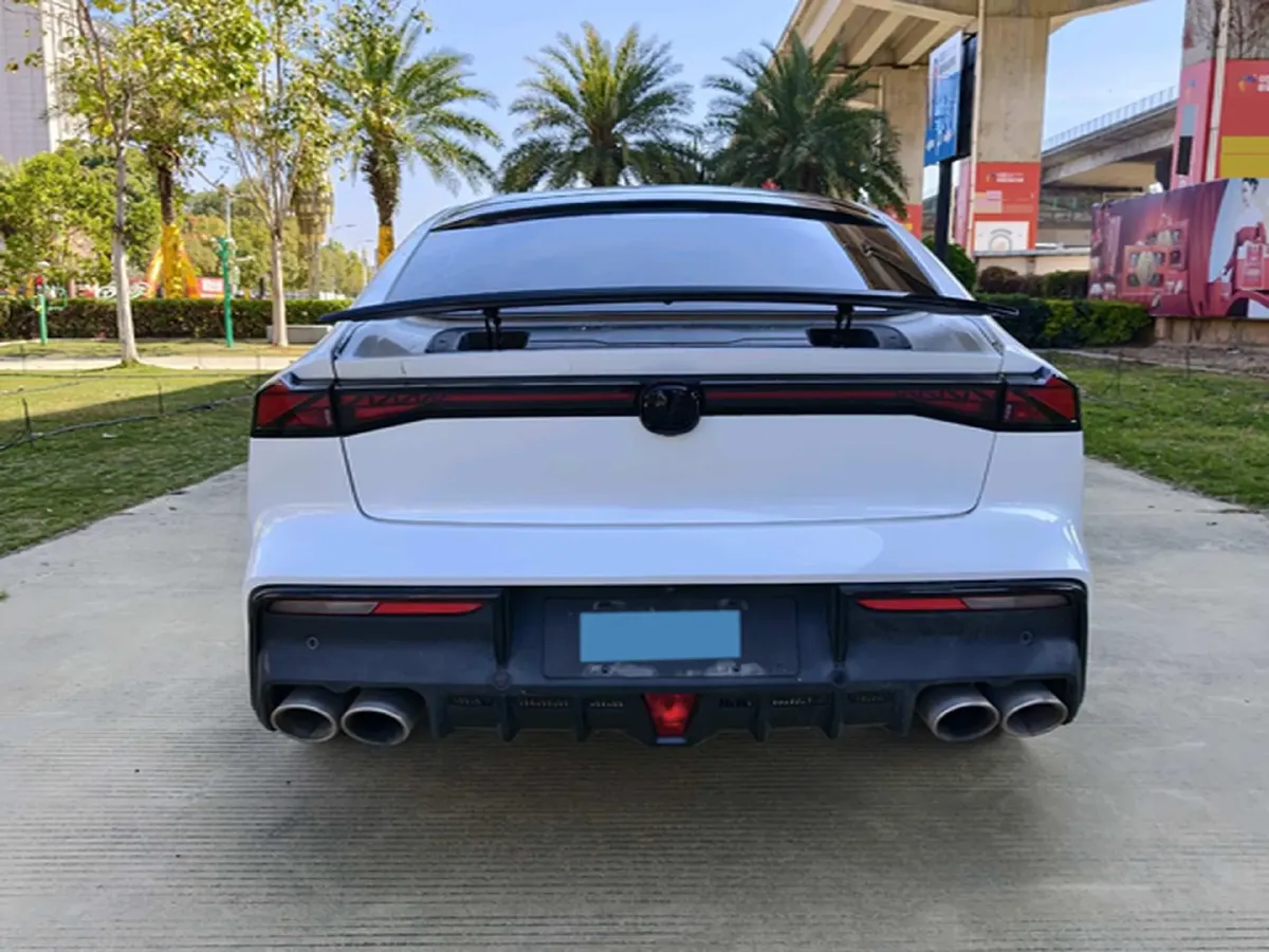 2022 ChangAn UNI-V 1.5T 188HP L4 7DCT,autocango,china used car exporter,china ev exporter,chinese used car exporter,chinese used ev exporter