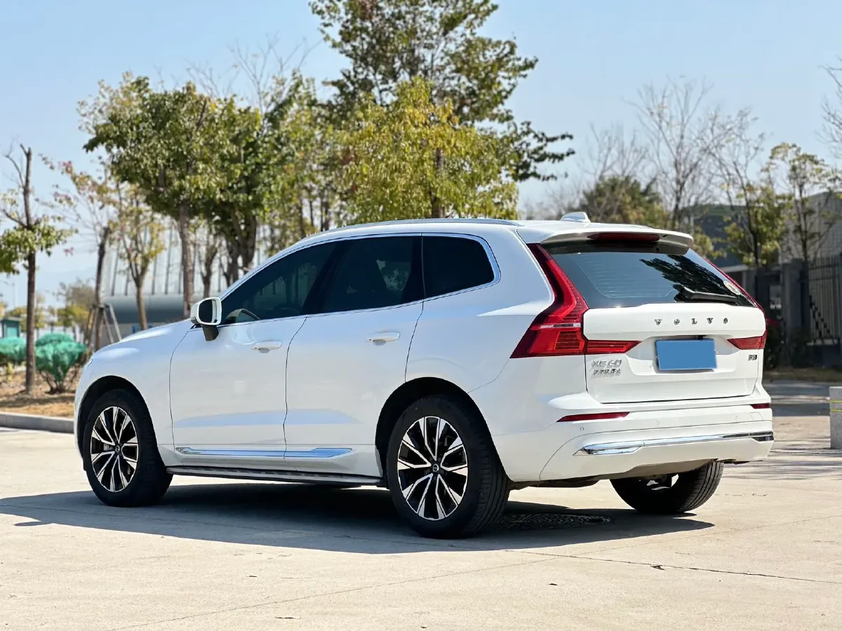 2023 Volvo XC60 2.0T 250HP L4 8AT,autocango,china used car exporter,china ev exporter,chinese used car exporter,chinese used ev exporter